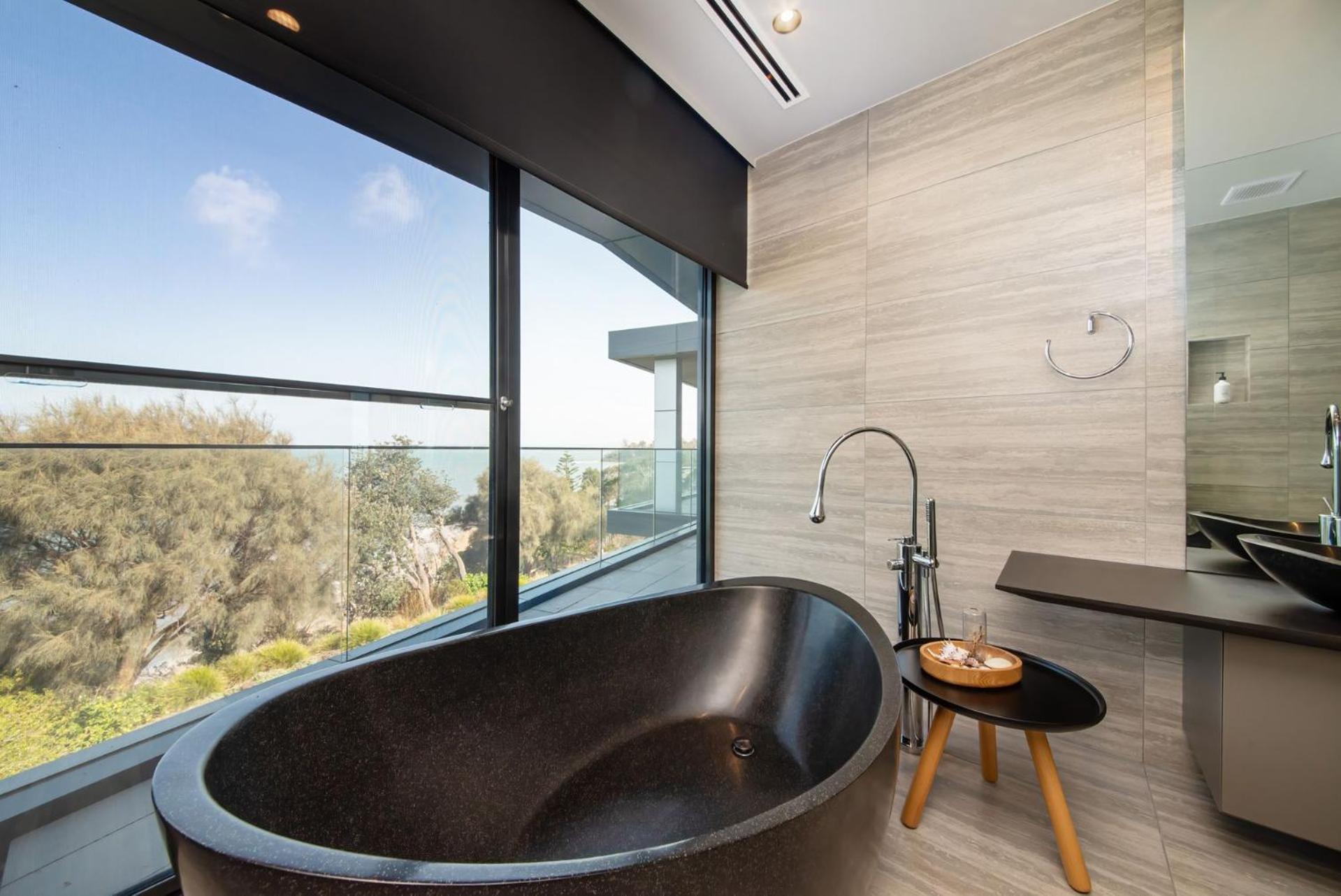 Somers Sanctuary - Luxury Interiors, Pool, Sauna, Water Views, Theatre Room エクステリア 写真